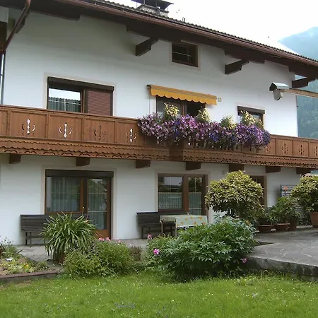 Apartment Haus Holaus
